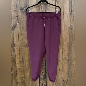 Lululemon On the Fly Joggers Size 10 Burgundy
